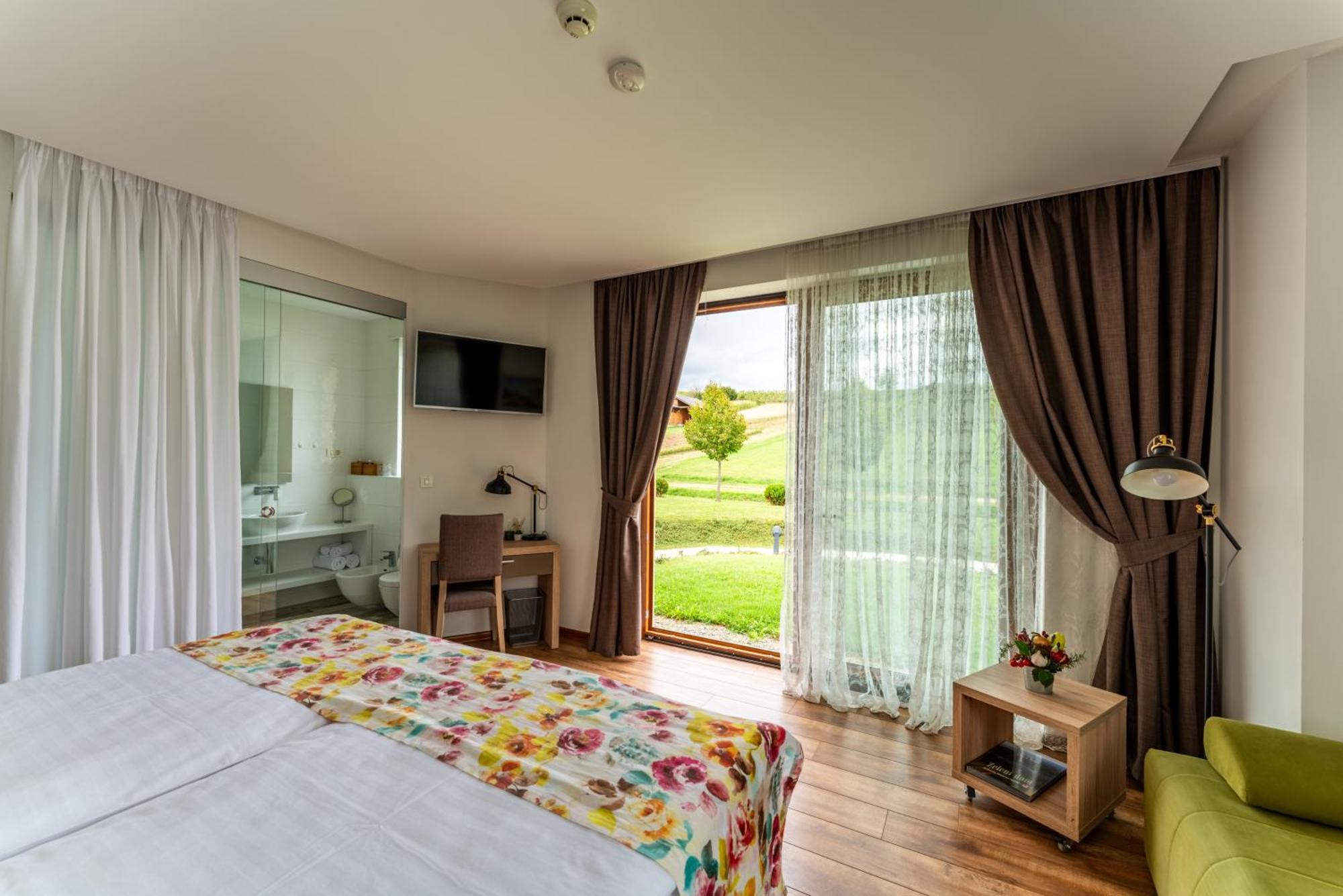 Bed&Breakfast Vinarija Coner Belovár Kültér fotó