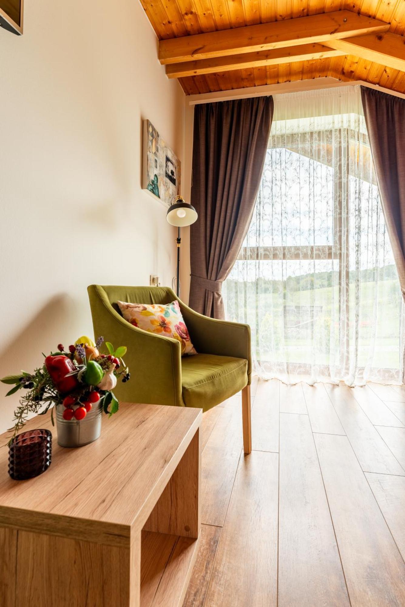 Bed&Breakfast Vinarija Coner Belovár Kültér fotó