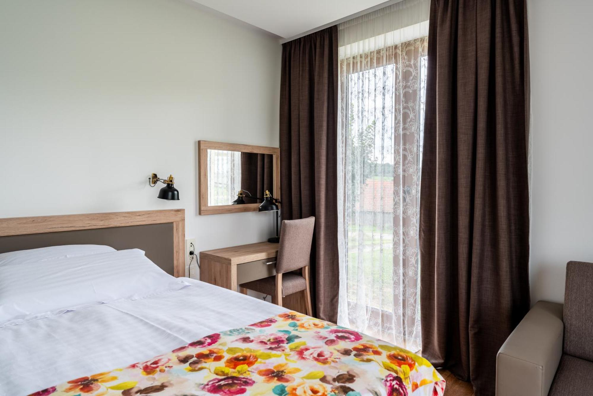 Bed&Breakfast Vinarija Coner Belovár Kültér fotó