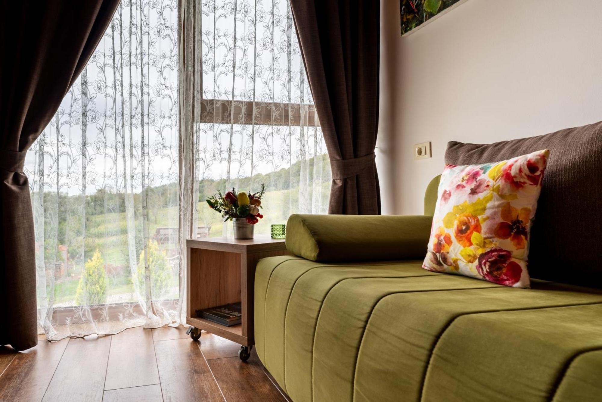 Bed&Breakfast Vinarija Coner Belovár Kültér fotó