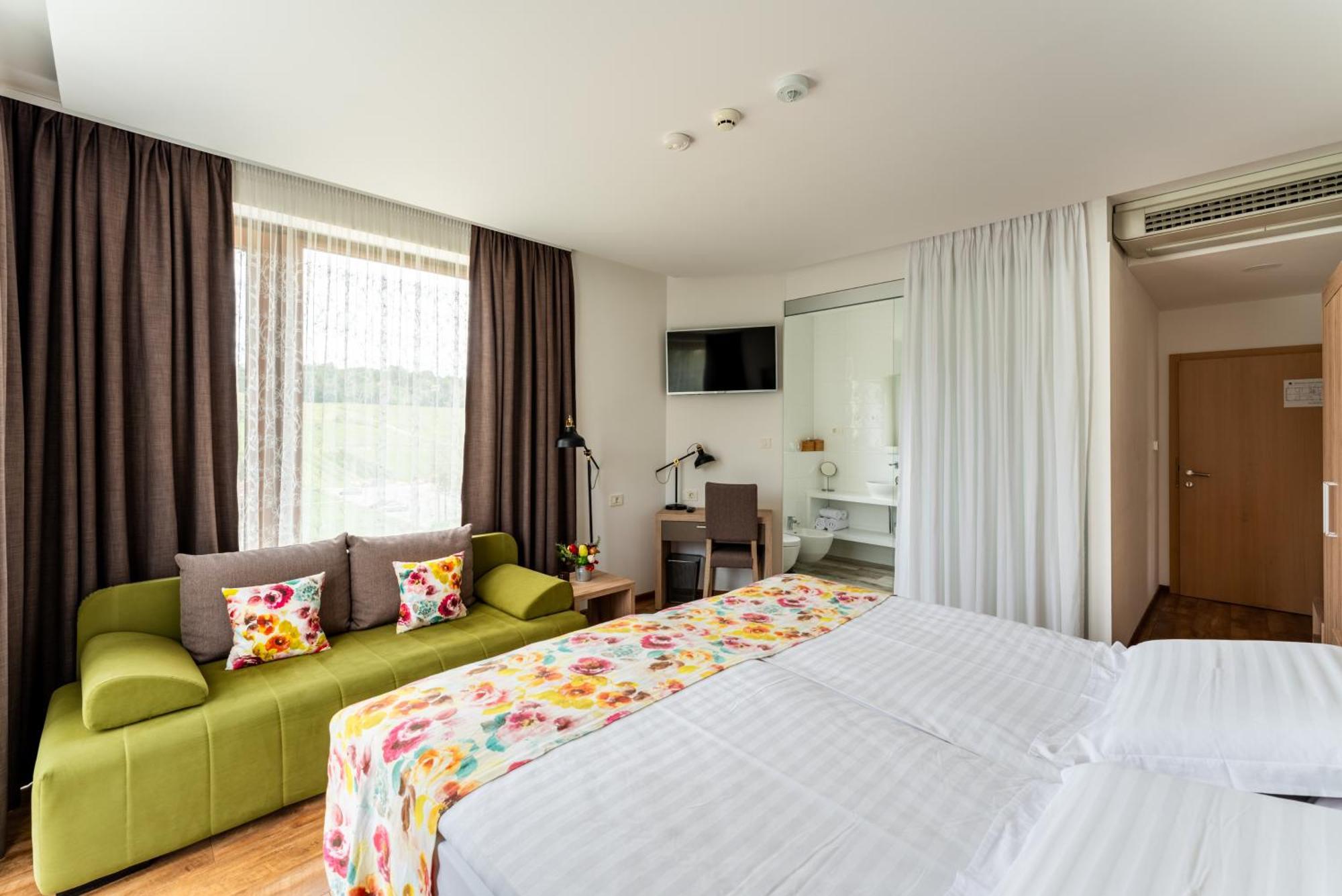 Bed&Breakfast Vinarija Coner Belovár Kültér fotó